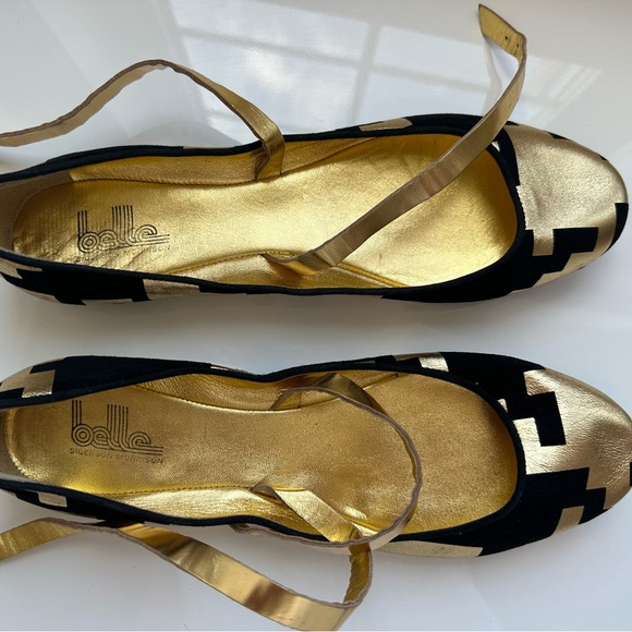 Black and Gold flat ballet shoes. - Picture 3 of 9